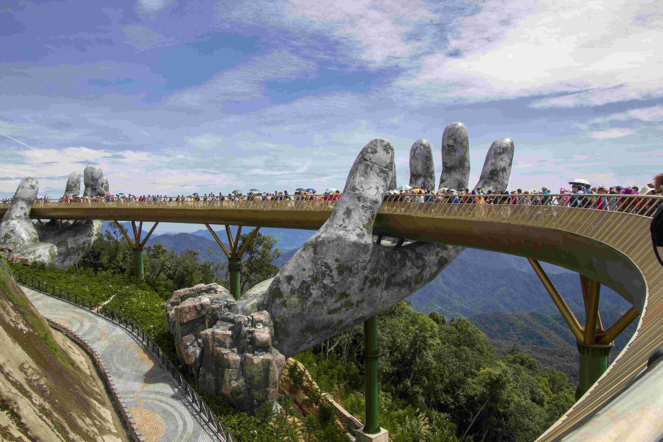 From Da Nang: Ba Na Hills & Golden Bridge Day Trip.Group 22 pax