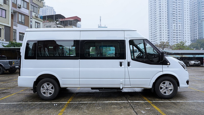 16-seater minibus transfer in Da Nang, Hoi An, and Hue
