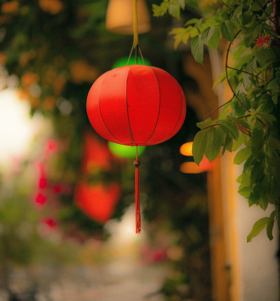 Hoi An travel services, homestay, coffee workshop, babysitter and makeup support