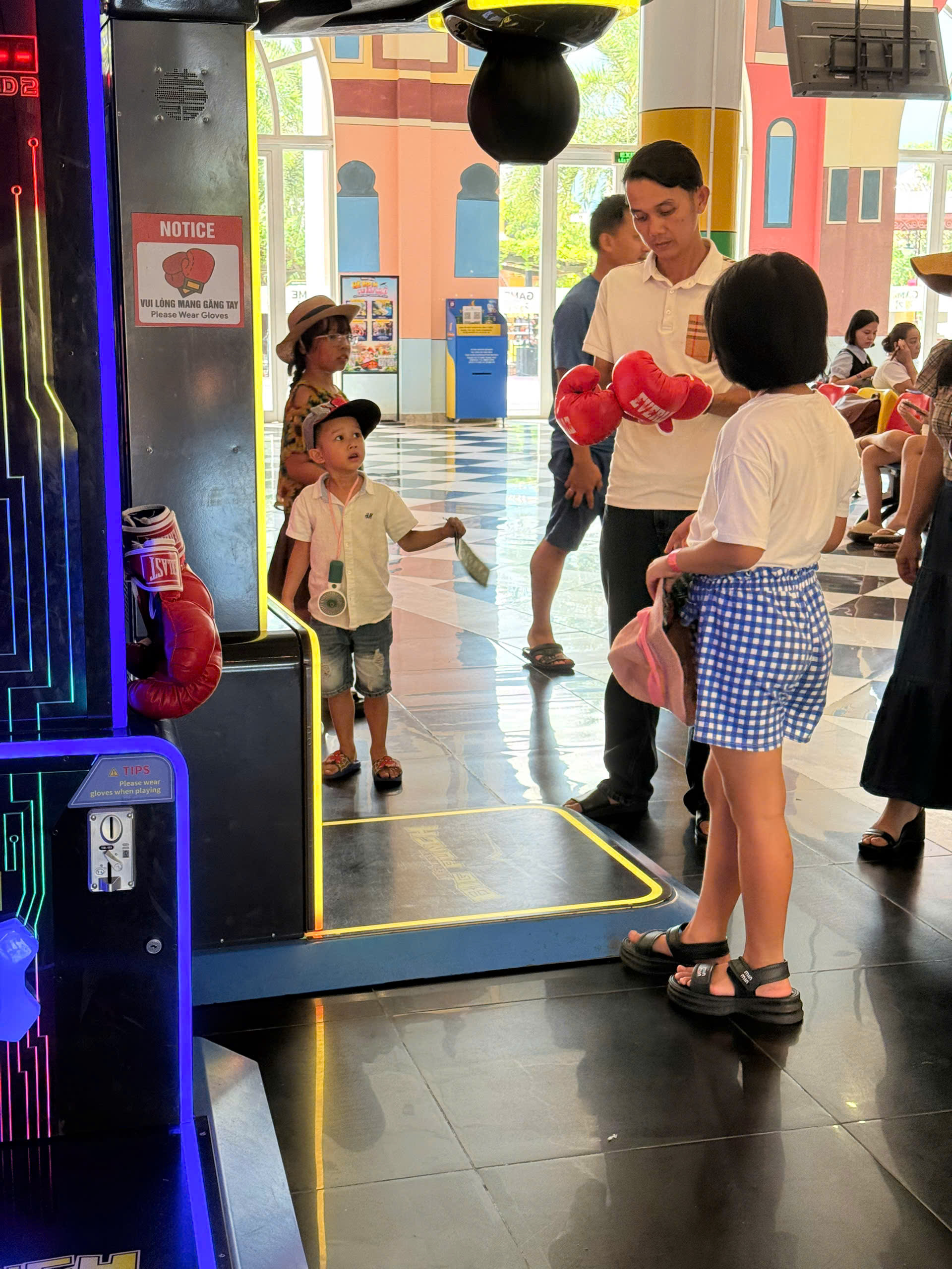 tourist babysitting in Hoi An, best childcare service Hoi An for tourists