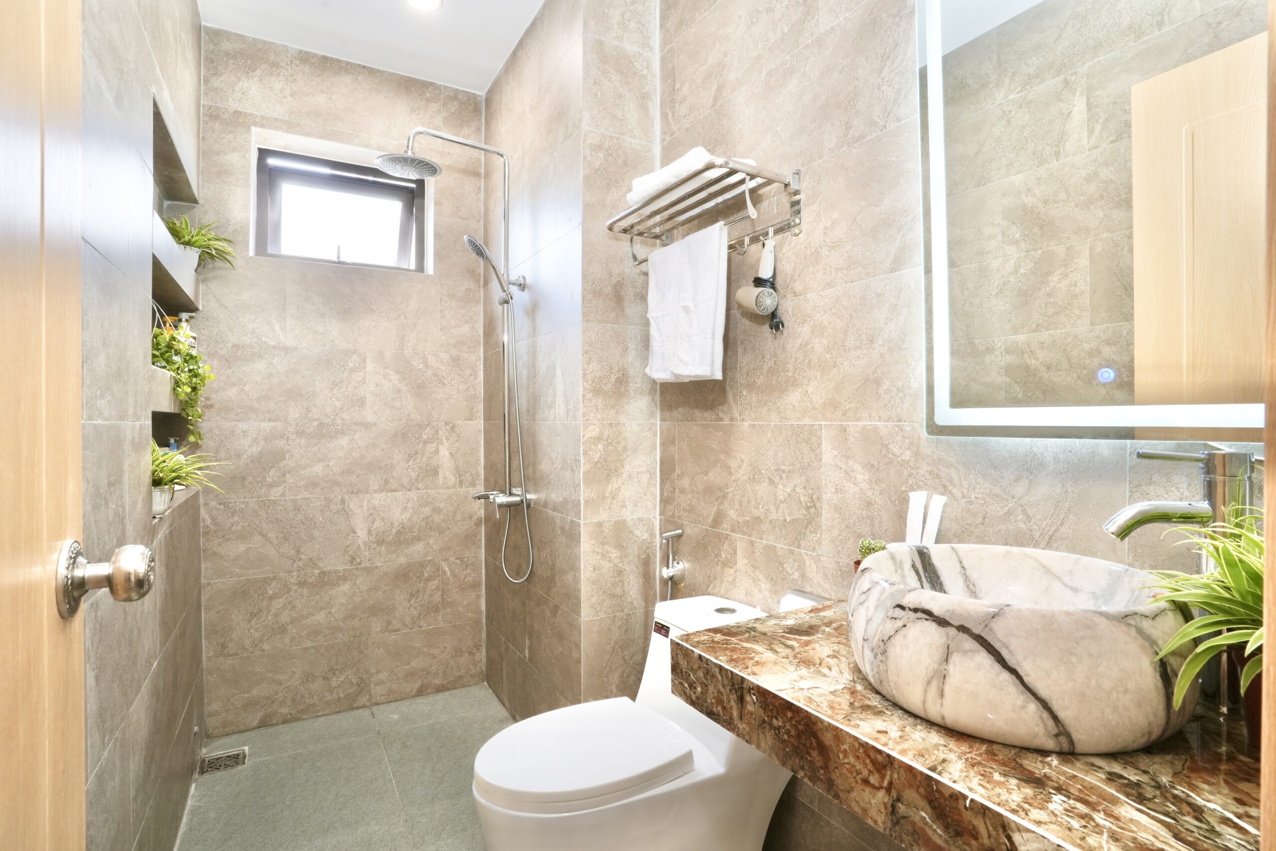 Calm local neighborhood