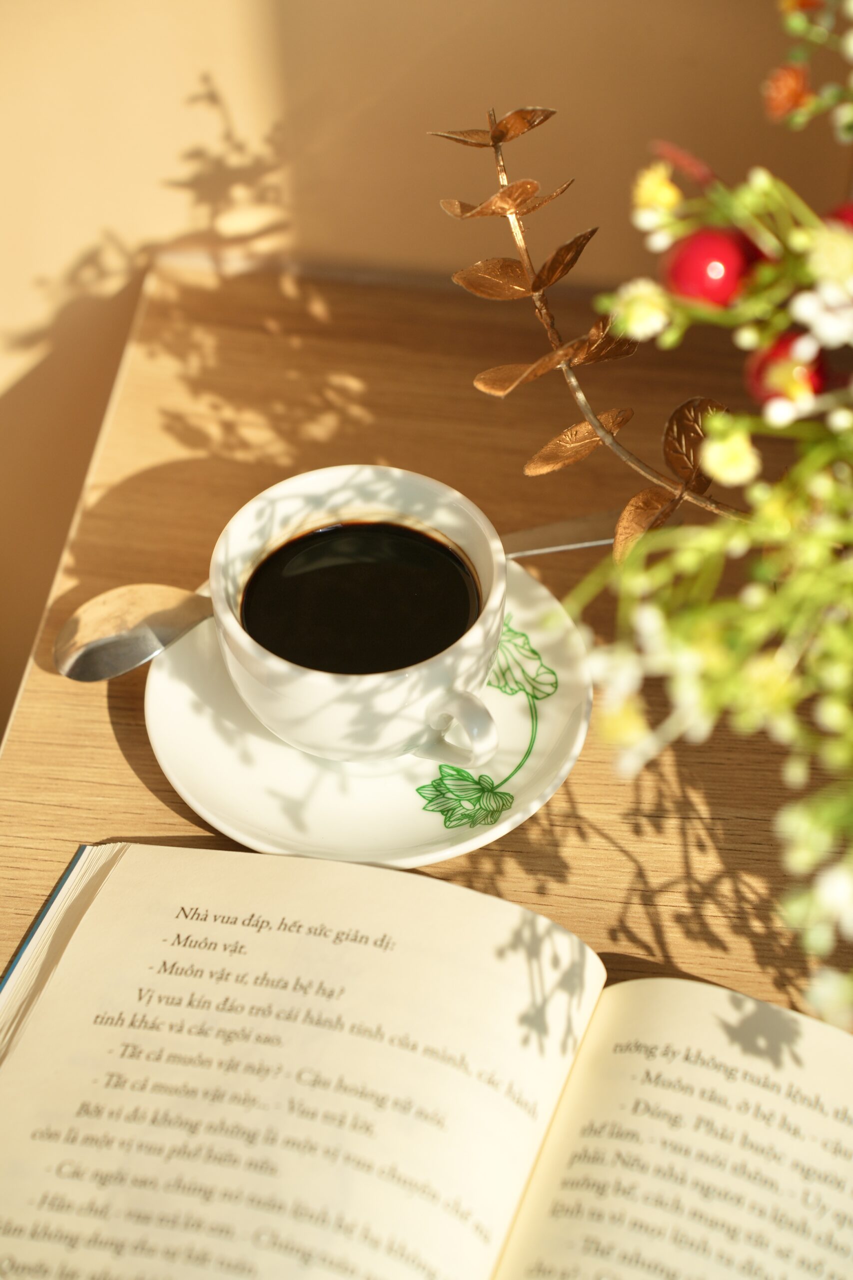 A quiet Vietnamese coffee moment in Hoi An for couples