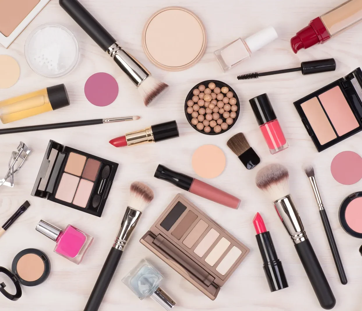 Makeup service for hotel guests, photoshoots and events in Hoi An and Da Nang