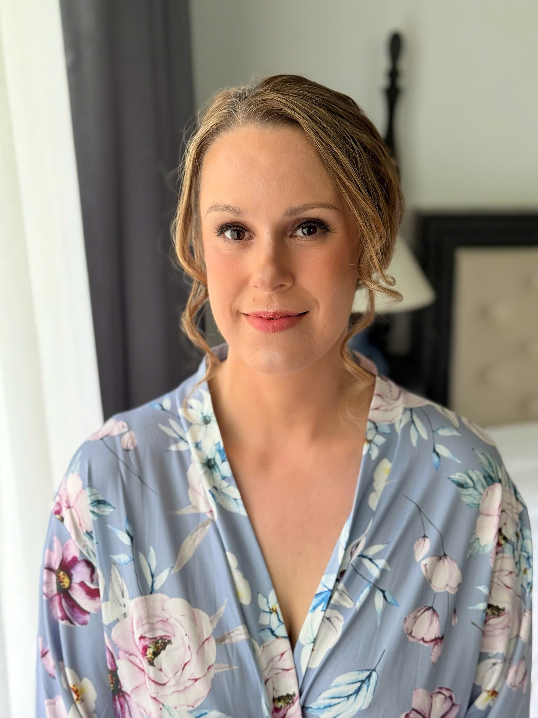 Elegant Hoi An makeup look with smooth skin finish and refined event styling